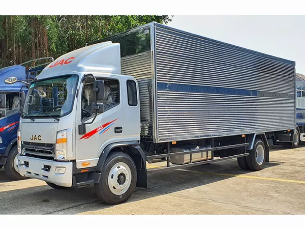 Dịch vụ thay Kính chắn gió xe tải JAC 6 tấn tận nơi